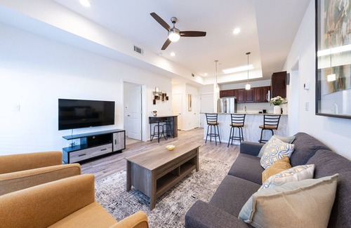 Katy Condo | Spacious Private Condo Unit in Lifestyle Center