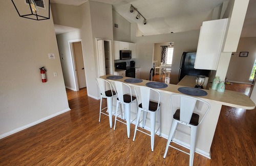 Lakeland House | Spacious Private Family Home with Pool