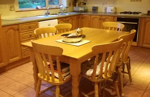 Clonakilty House | Spacious private home 5 minutes walk from Clonakilty Town Centre with parkingn