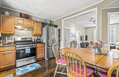 Quincy Condo | Spacious & Private, Next to Boston & Beach, EVchrg
