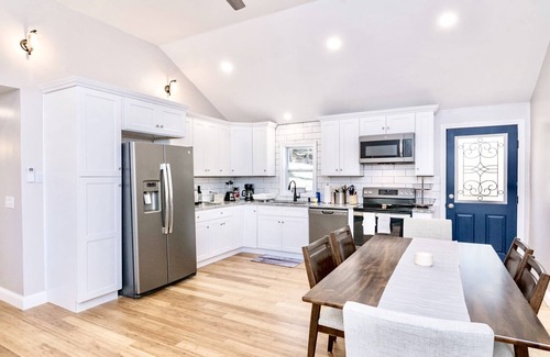 Belchertown House | Spacious Private Retreat Near Holyoke State Park!