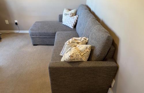 West Edmonton House | Spacious & Private Retreat near West Edmonton Mall