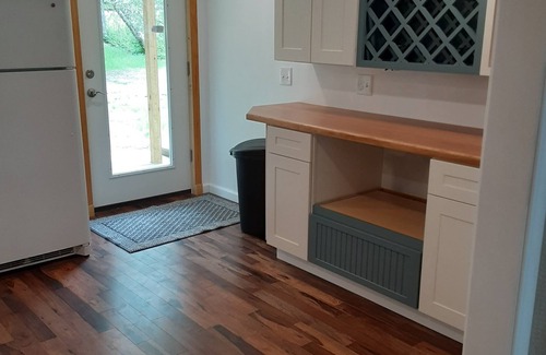 Skaneateles Cottage | Spacious, private, very desirable 3-bedroom lakefront cottage in the FIngerlakes