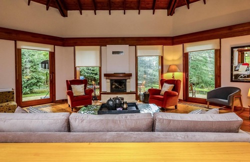 Sariyer Villa | Spacious Private Villa with Pool in Sile