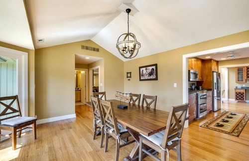 Harrods Creek Cottage | Spacious Prospect Cottage w/Deck & Scenic Views