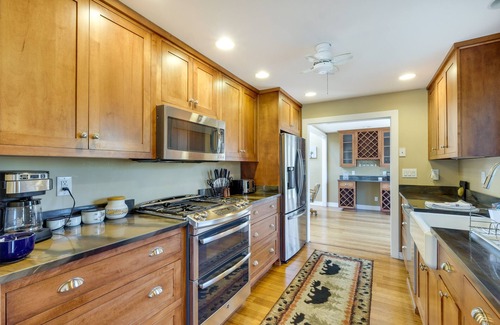 Harrods Creek Cottage | Spacious Prospect Cottage w/Deck & Scenic Views