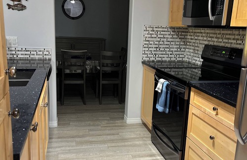 East Kootenay Condo | Spacious/Quiet 2bdrm, 2 bath with Mountain Views/Pool/Hot Tub/7night Disc!
