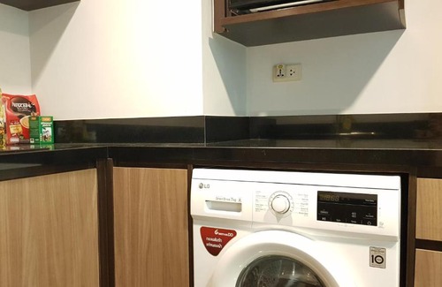 Nana Apartment | Spacious Quiet Apartment W/Balcony Nana BTS 300M
