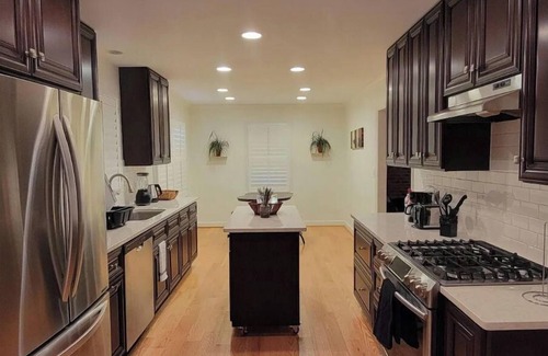 Durham House | Spacious & Quiet Durham NC 3 BR Home Near Duke