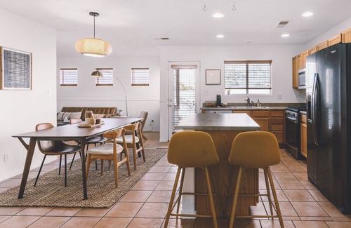 Albuquerque House | Spacious, Quiet Home in Gated Community, Family Friendly, King Bed, 3 Parkings