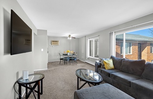 Dearborn Heights Apartment | Spacious, Quiet & Cozy 1BD Apartment w/stainless steal appliances!