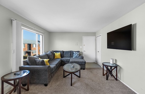 Dearborn Heights Apartment | Spacious, Quiet & Cozy 1BD Apartment w/stainless steal appliances!