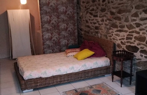 Le Minihic-sur-Rance Bed & Breakfast | Spacious room with direct access, right in the center, 5 minutes from the beach