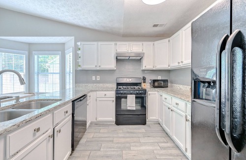 Lawrenceville House | Spacious ranch home w/skylight ceiling & attached sunroom. 3 mins to interstate.