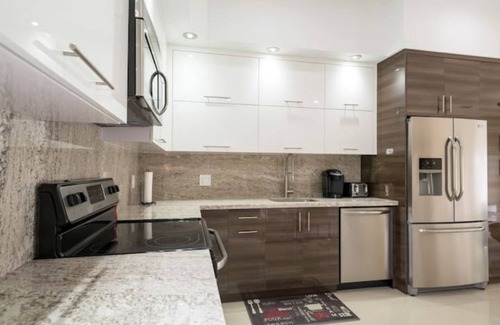 Lauderdale Beach Apartment | Spacious Relaxing Modern home steps to beach #2n