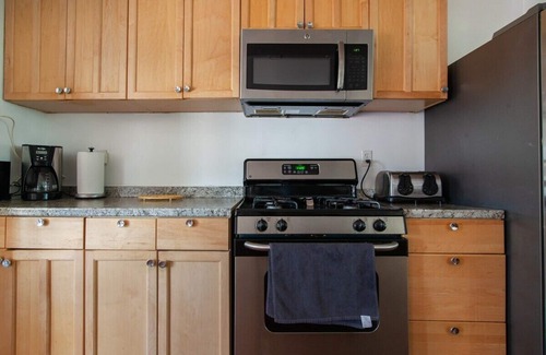 Petworth House | Spacious, Relaxing, 4 Bd 3.5 Ba Home In Petworth!