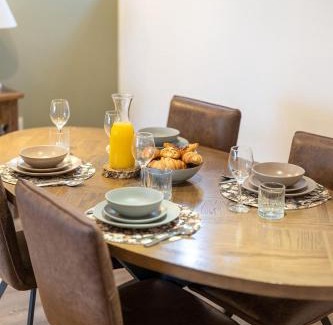 Cark House | Spacious & relaxing cottage stay with free parking