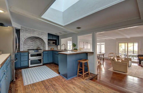 Town of Owasco House | Spacious, Remodeled, Pet Friendly, Owasco Lake