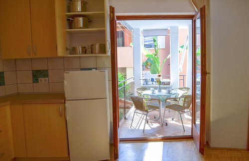 Izola Apartment | Spacious renovated 2-bedroom central apartment