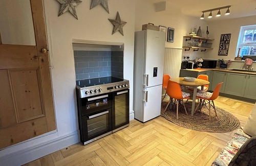 Snettisham Cottage | Spacious renovated cottage close to Snettisham RSPB beach and Royal Sandringham