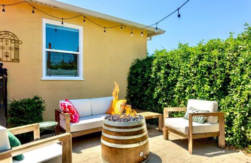 Petaluma House | Spacious Renovated Petaluma Home- Pool Table, Fire Pit, Parking