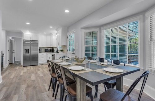 Lilburn House | Spacious renovated two-story home w/AirHockey,FoosballTable,HotTub &SUMMER:Pool