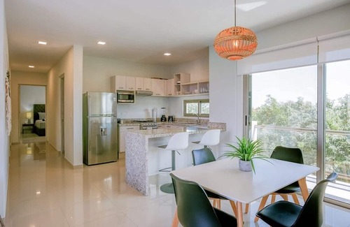 Ejidal Apartment | Spacious Retreat- Pool, Gym, 3 Balconies & Parking