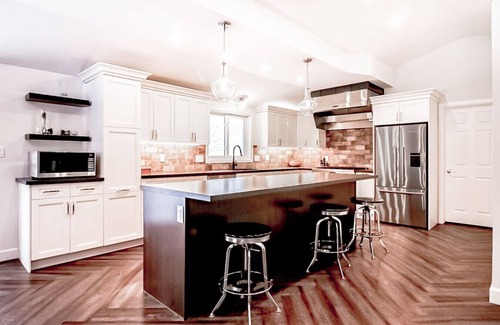 Flesherton House | Spacious Retreat: 7 BR/5 BA Near Beach & Trails