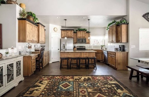 Grantsville House | Spacious Retreat for over 32 Parking, Horse Stalls