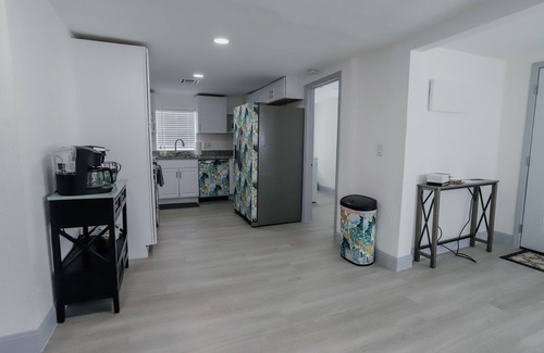 Fort Myers House | Spacious Retreat for the whole family, Pet-Friendly, Near Downtown!