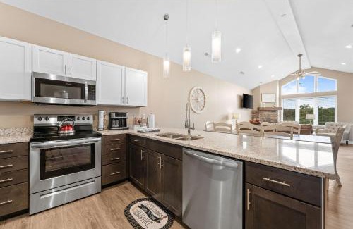 Branson Apartment | Spacious Retreat, Heart of the City, Indoor Pool, Free Attraction Tickets!