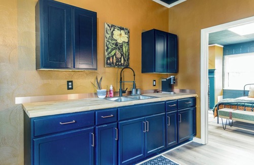 Auburn House | Spacious Retreat in Auburn with game area and open family entertaining