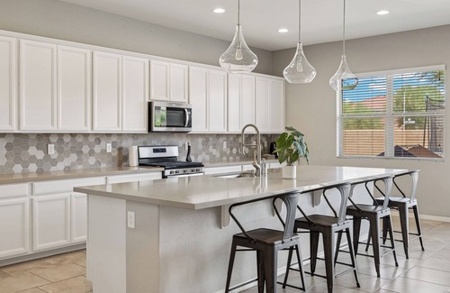 Maryvale House | Spacious Retreat —Minutes from Westgate & Stadium