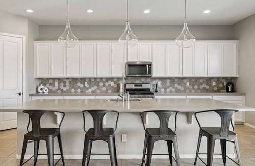 Maryvale House | Spacious Retreat —Minutes from Westgate & Stadium