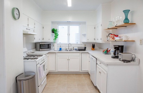 Corning House | Spacious Retreat Near Market Street!"