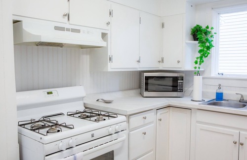 Corning House | Spacious Retreat Near Market Street!"