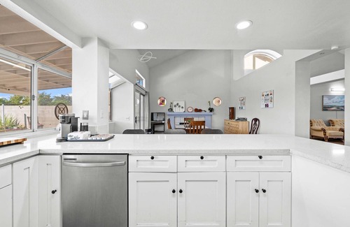 Valinda House | Spacious Retreat Near Iconic LA Sights