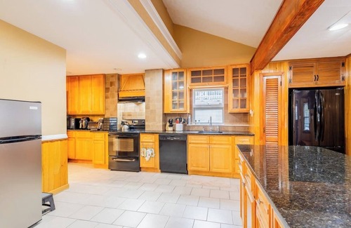 East Hills House | Spacious Retreat 4 Joyful Living