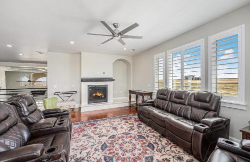 Hudson Villa | Spacious Retreat W 35 Acres & Stargazing