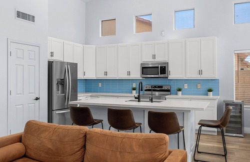 Pivotal Peoria Center House | Spacious Retreat w/Free Heated Pool – Close to Stadium & Ballparks!