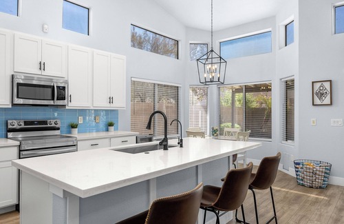 Pivotal Peoria Center House | Spacious Retreat w/Free Heated Pool – Close to Stadium & Ballparks!