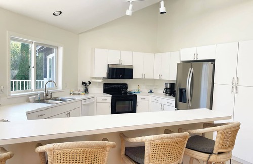 Westhampton House | Spacious Retreat-Water Views, Pool, Tennis, Pickleball, 9 min to beach & town