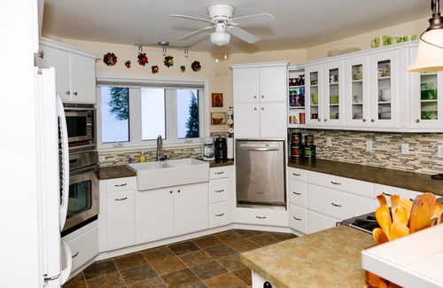 Dysart et al Cottage | Spacious Retreat with Privacy on 45 acres