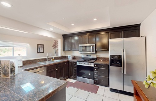 Vista House | Spacious, retreat with a large patio, central AC, & washer/dryer