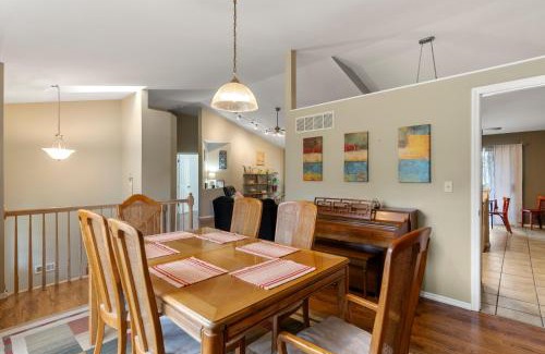 Olivette House | Spacious Retreat with Serene Garden Sleeps up to Eleven