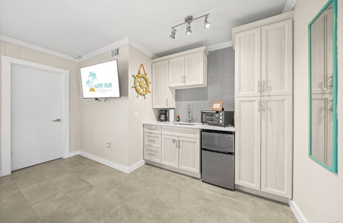 Orlando Beach Condo | Spacious Riverfront Compass Suite W/Private Beach Access, Fire Pit, & BBQ Grills 🌴