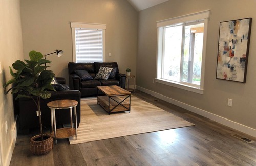 Marysvale Cabin | Spacious Riverfront Cabin in Beautiful Marysvale