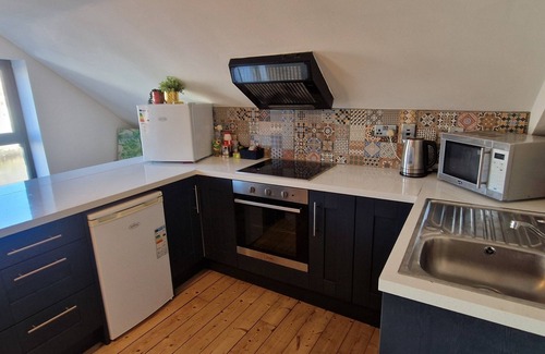Victorian Quarter Apartment | Spacious Riverside 2Bd, Mid City - Above Bar&Venue
