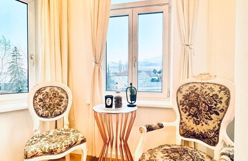 Liesing Apartment | Spacious Room 11-Min Stroll to Atzgersdorf Park