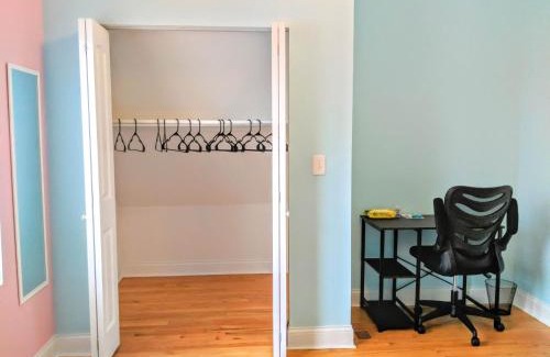 East Garfield Park House | Spacious Room by Medical District & UIC